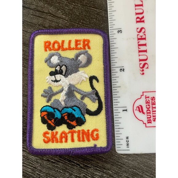 Boy Girl Roller SKATING Fun Patches Badges GUIDE SCOUT party Day Event Mouse - Picture 4 of 6